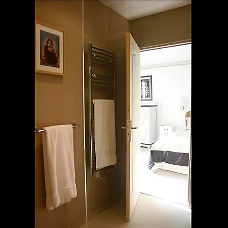 Kathome Bed & Breakfast 3*